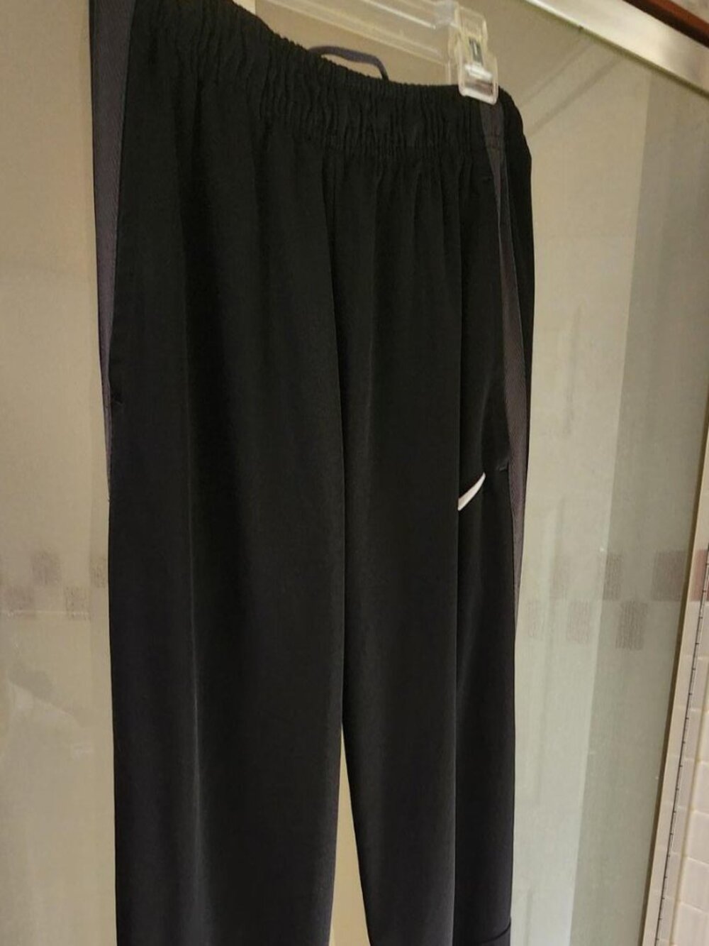 Nike Black Dri-FIT Tapered Track Pants Size Large Athletic Joggers Zip Ankles L
